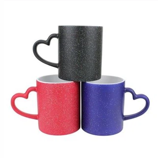 Taza de cerámica que cambia de color