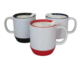 Tazas de café de gres coloridas